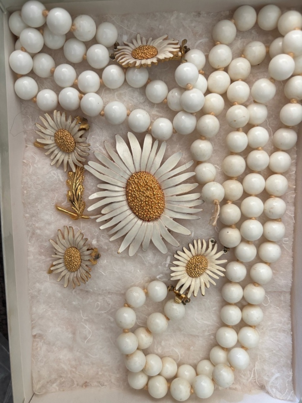 Marvella Vintage White Beaded Daisy Parure Necklace and Earrings bracelet broach